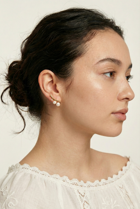 Nusa Crystal Pearl gold plated stud earrings with white crystals and pearls, 16mm length, 7mm width