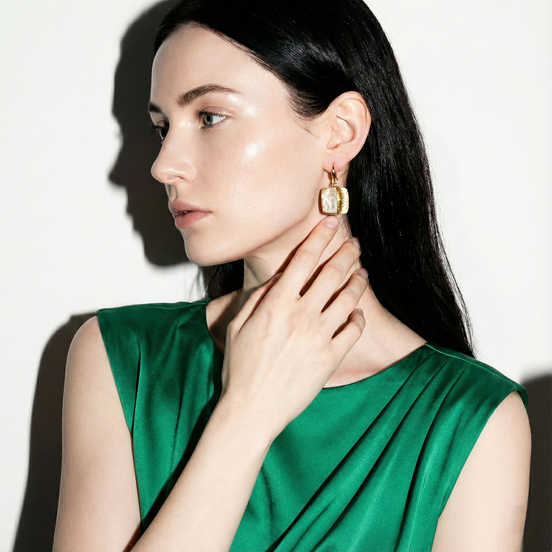 Piazza Gold Earrings with white shell, enamel, resin coating, brushed gold-plated brass and copper design, 3.2cm length