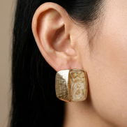 Piazza Gold Earrings with white shell, white enamel, resin coating, 3.2cm length, brushed gold plated brass and copper base