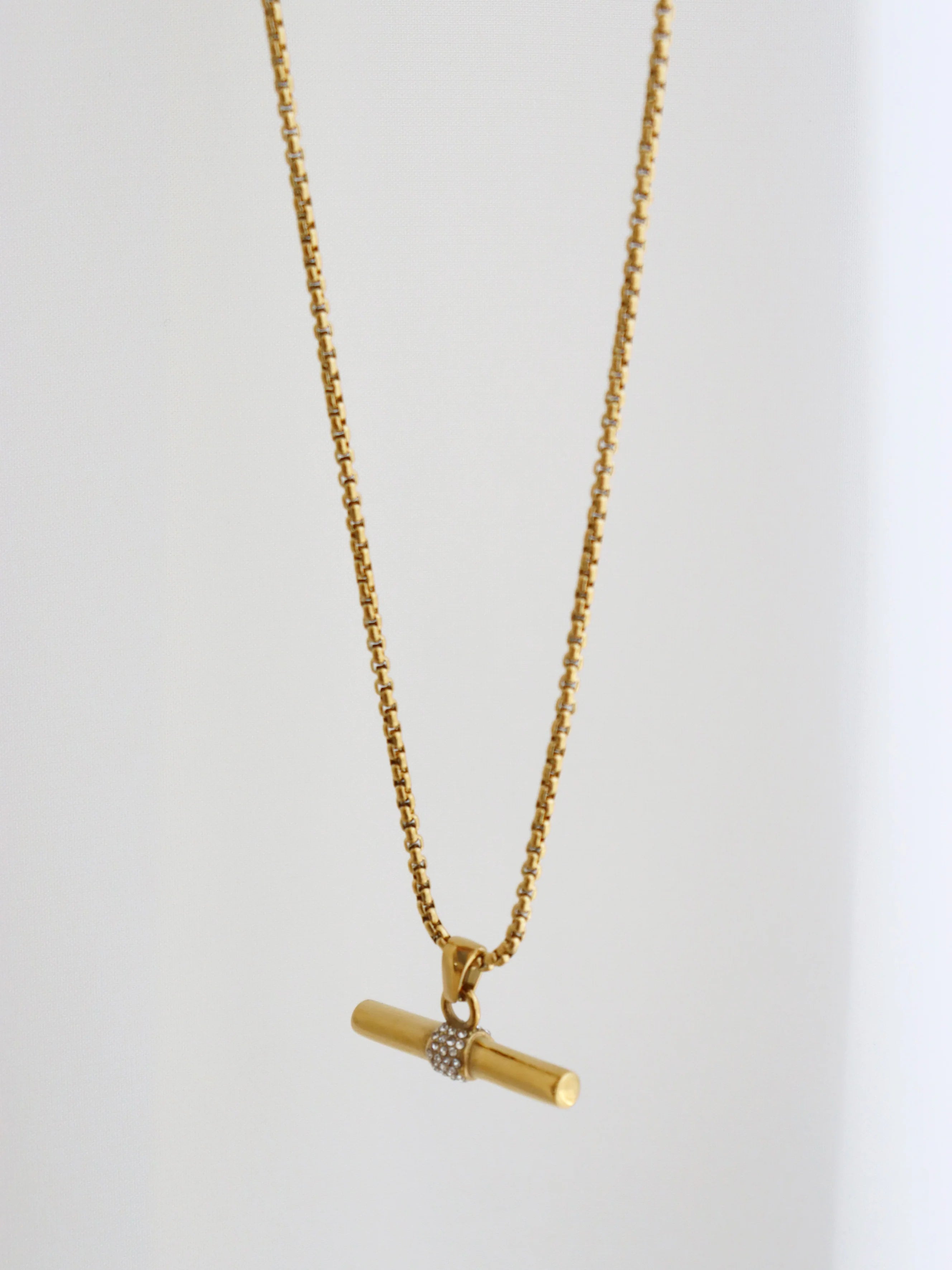 Shop Vivienne T-Bar 18K Gold Plated Necklace