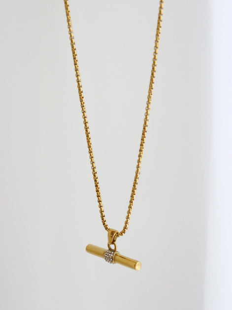 Shop Vivienne T-Bar 18K Gold Plated Necklace